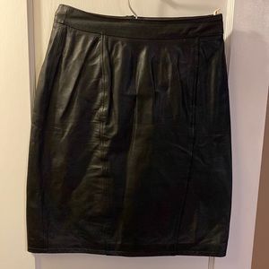 Vintage black leather skirt size 10